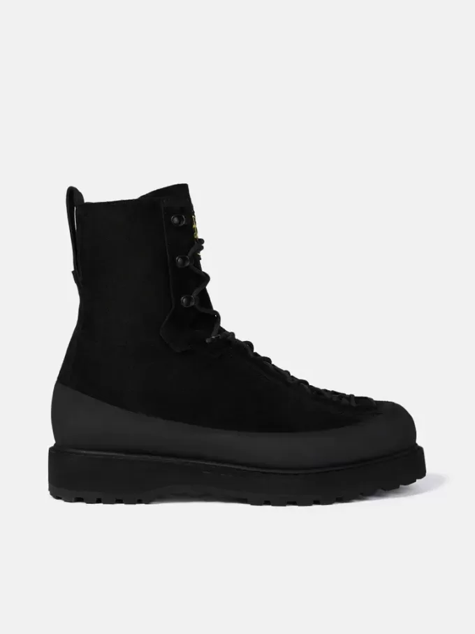 Wanderstiefel mit doppelter Schnürung und Profilsohle