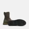 Wanderstiefel mit doppelter Schnürung und Profilsohle