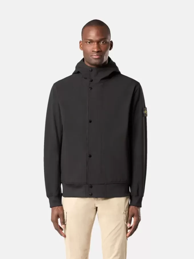 Wind- und wasserabweisende Kapuzenjacke Wind- und wasserabweisende Kapuzenjacke
