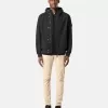 Wind- und wasserabweisende Kapuzenjacke Wind- und wasserabweisende Kapuzenjacke